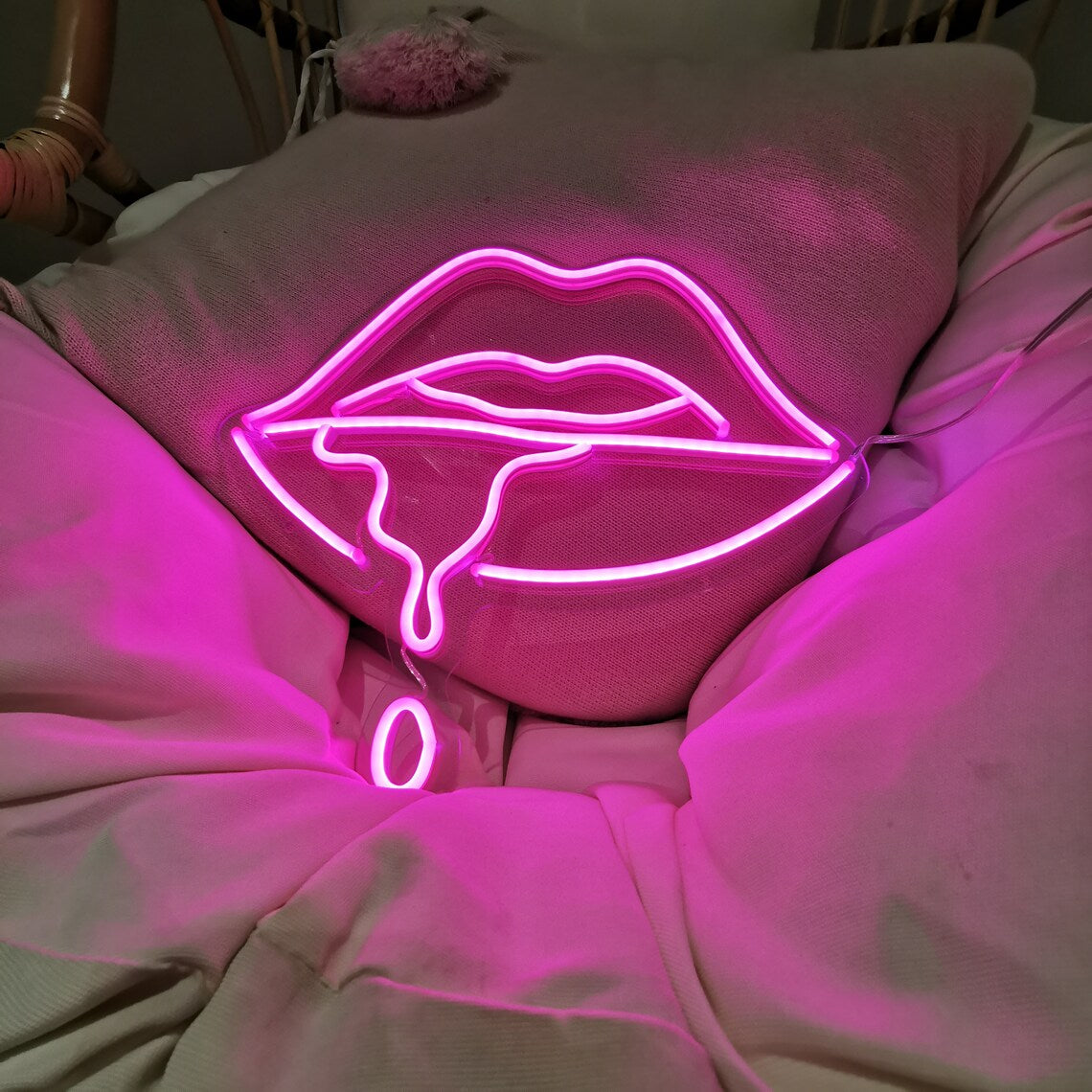 Dripping Lips | LED Neon Sign