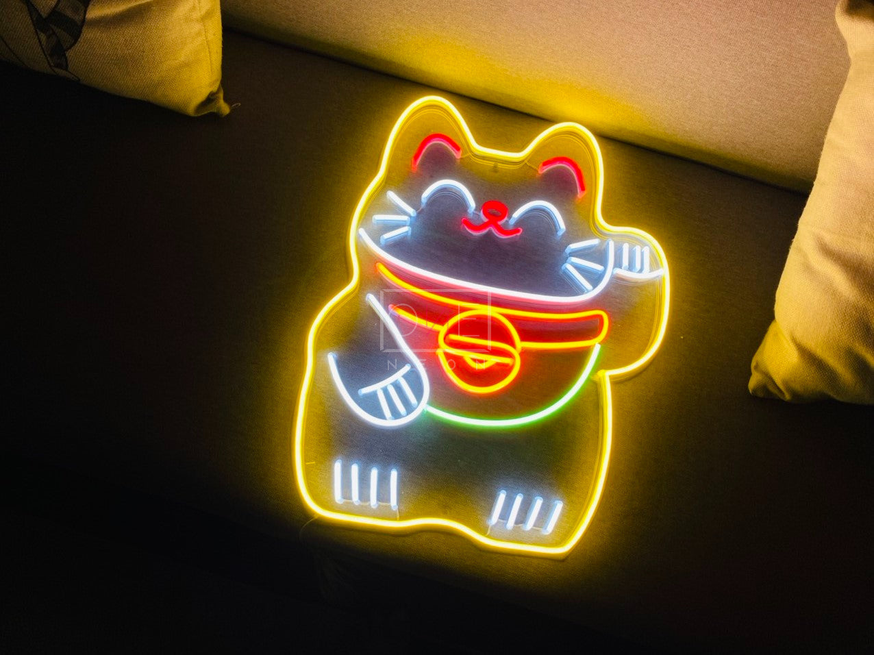 Lucky Cat | LED Neon Sign